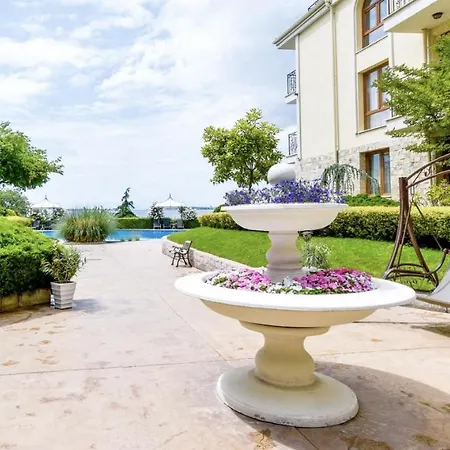 Royal Bay - Cozy - Apartello⊛com